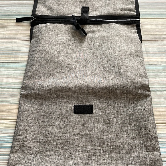 Skip hop diaper changing station - Picture 6 of 11